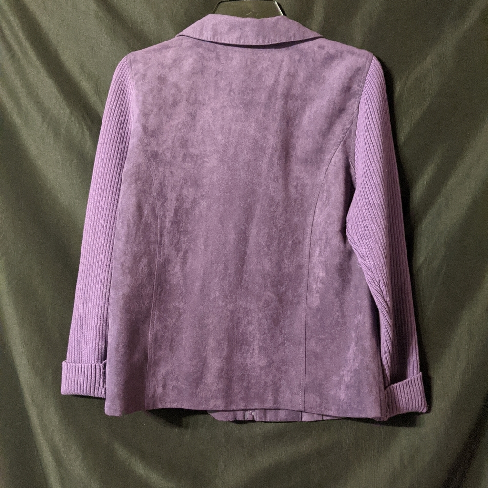 Zip up - Picture 4 of 4